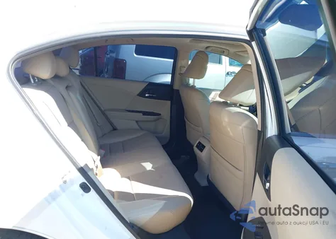 2016 Honda Accord Touring z USA, uszkodzony, nr VIN 1HGCR3F92GA006060